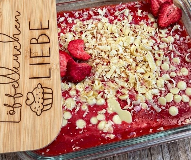Löffel-Kuchen ala Spaghetti-Eis-Dessert im Thermomix®* – kostenloses fitgemixt Rezept, leichter Löffelkuchen mit Vanillecreme und Erdbeerschicht, nur 294 kcal und 21 g Eiweiß pro Portion