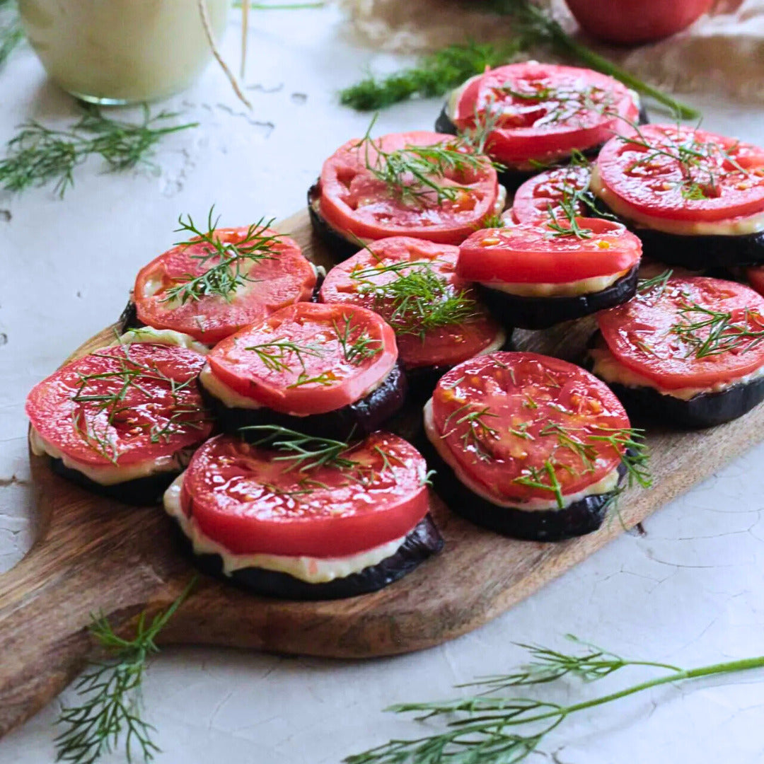 Frische Auberginen-Antipasti aus dem russischen Kochbuch Thermomix®*-optimiert. Jetzt bei fitgemixt kaufen.