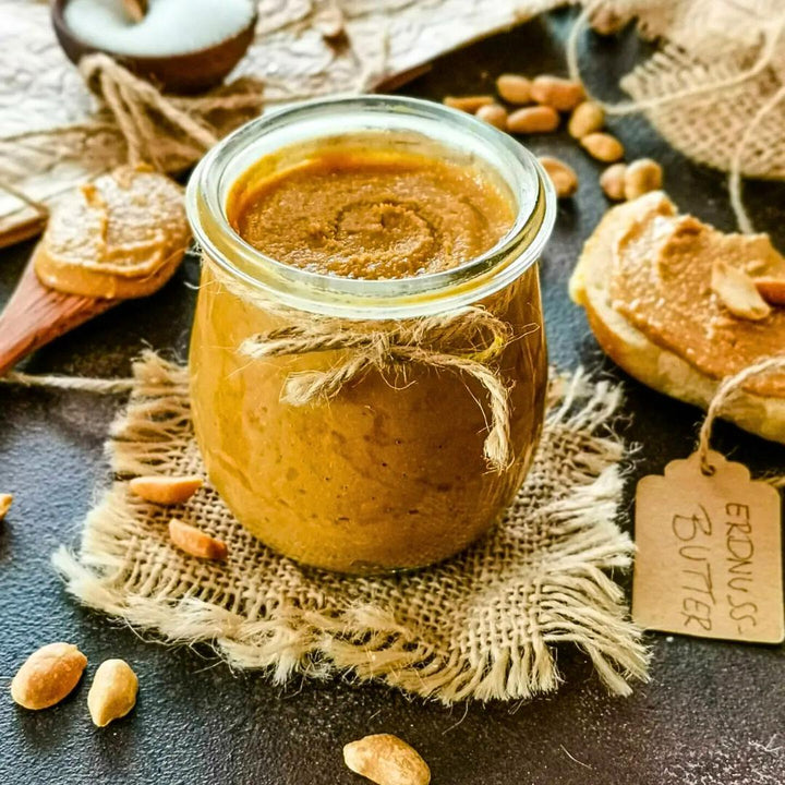 Erdnussbutter Rezept aus dem Fitgemixt Backbuch "Süß bin ich" – entdecke das Buch jetzt im Shop