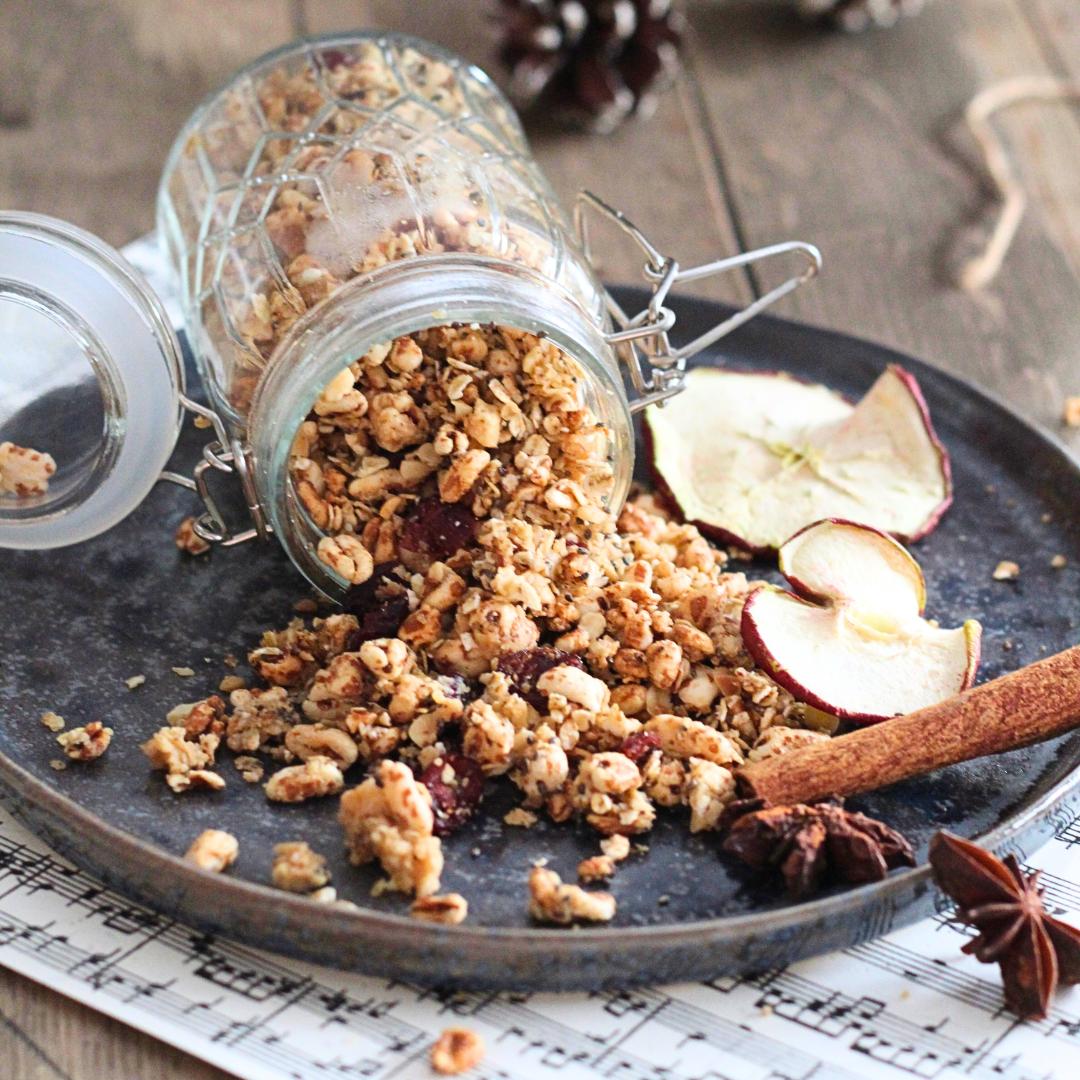 Leckeres Apfel-Zimt-Porridge im Thermomix aus dem Buch 'Winterlieblinge', erhältlich im fitgemixt Onlineshop.