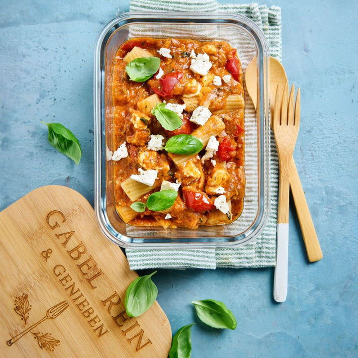 Gefertigt aus hochwertigem Glas: Dosen Meal Prep mit Nudelgericht und frischen Kräutern, graviertbarem Deckel – praktische Vorratslösung von fitgemixt