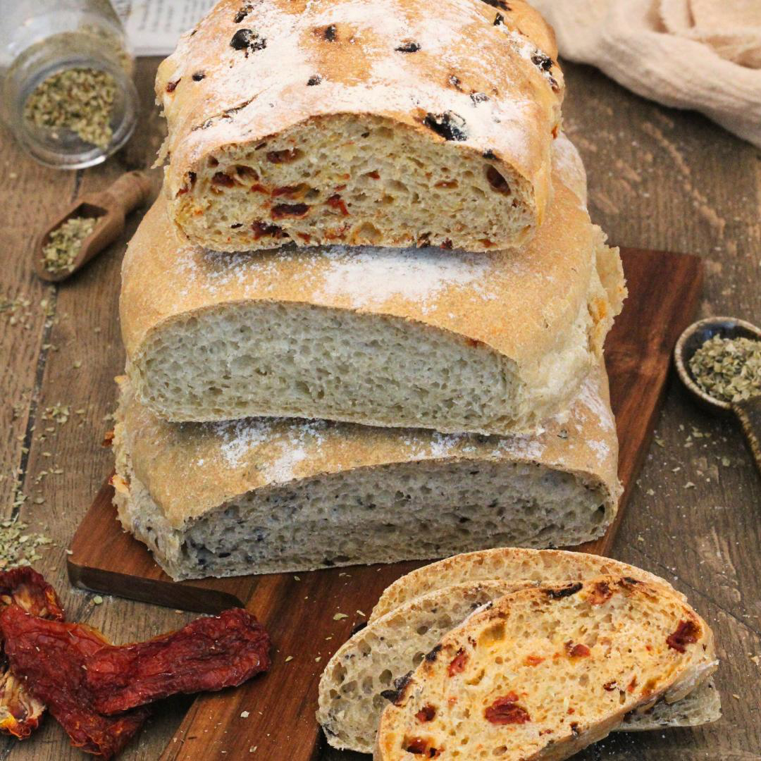 Frisch gebackene Fetahörnchen - entdecke unsere neuen Brotrezepte für den Thermomix by fitgemixt. Lass dich inspirieren und hol dir jetzt unser neues Brotbackbuch für den Thermomix - perfekt für frisch gebackenes Brot und köstliche Gebäckvariationen!