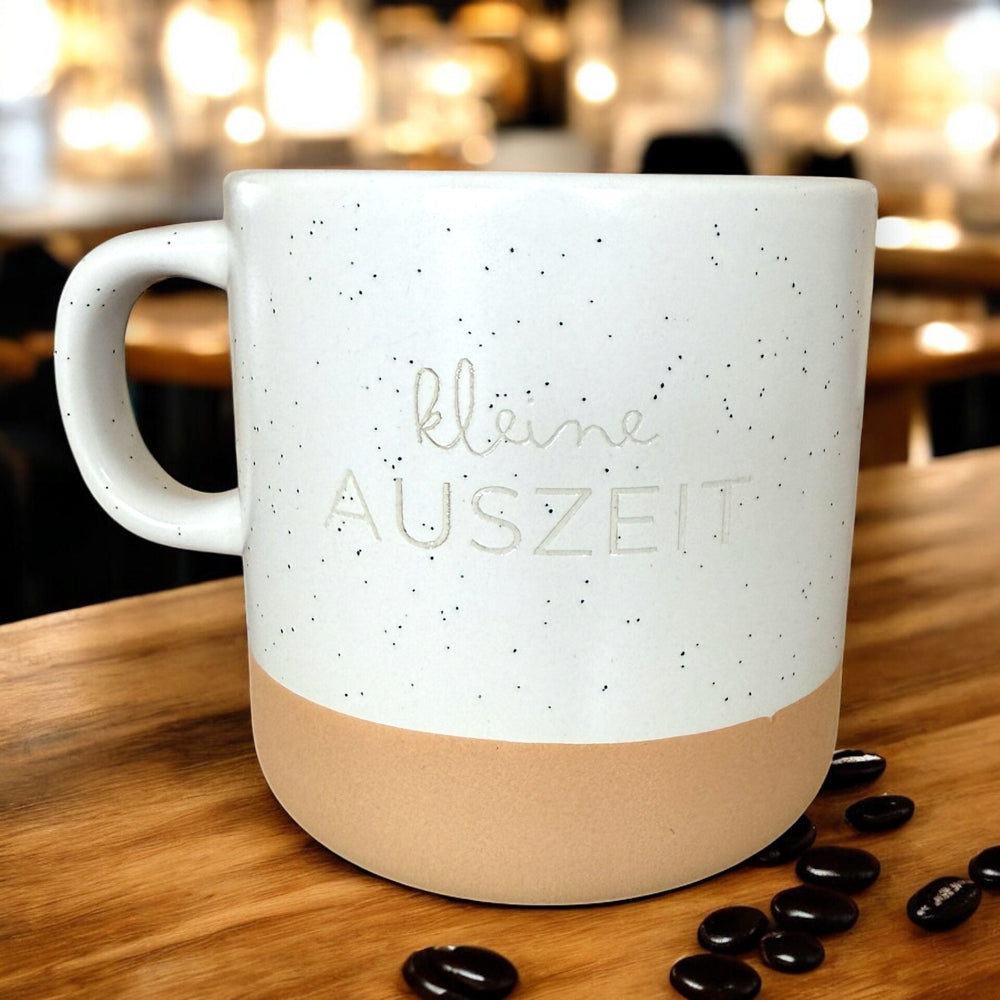Kaffeetasse mit Gravur "kleine AUSZEIT" – ideal für entspannte Momente im fitgemixt Shop