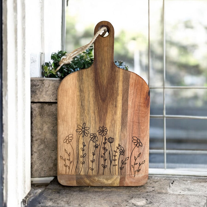 Kleines Schneidebrett aus Akazienholz mit Gravur – handgefertigtes Küchenbrett mit persönlicher Lasergravur im fitgemixt Shop