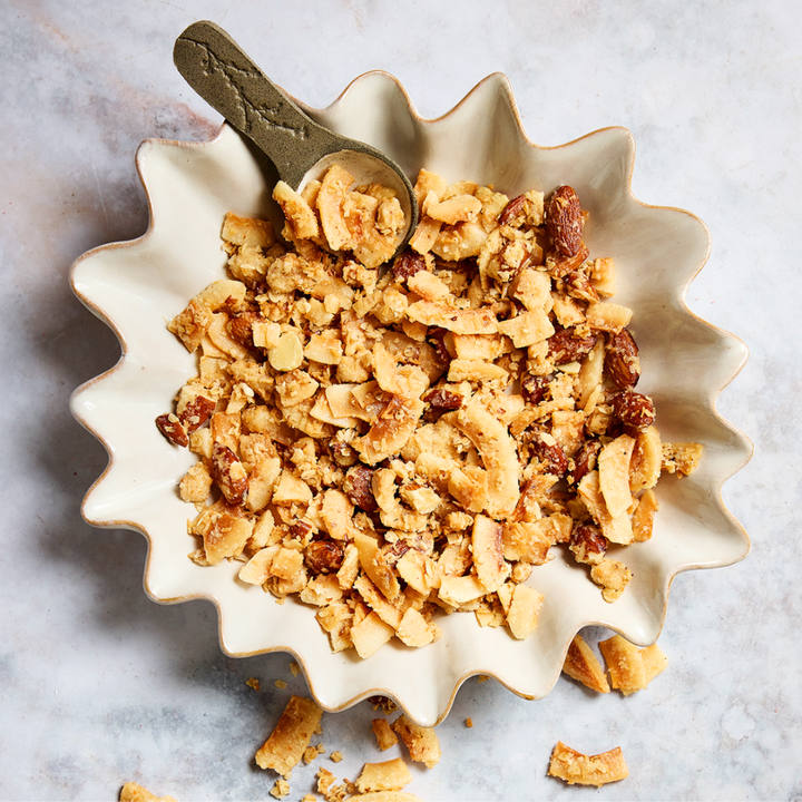 Knuspriger Kokos-Mandel-Crunch ohne Zucker aus dem Rezeptbuch "Let’s break fast" von fitgemixt
