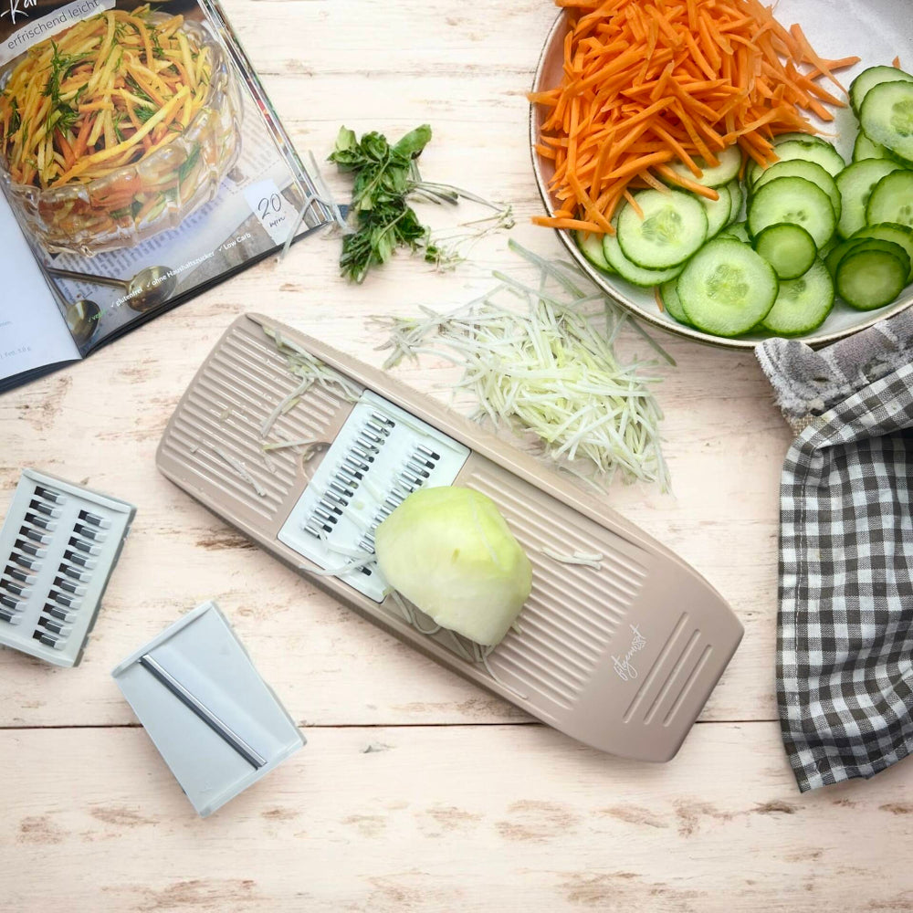 3-in-1 Küchenreibe von fitgemixt – Für verschiedene Gemüsearten geeignet