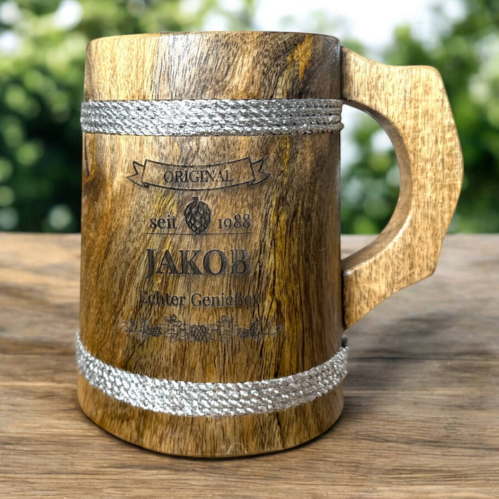 Maßkrug personalisieren lassen – einzigartiges Geschenk für Männer hier im Shop von fitgemixt erhältlich