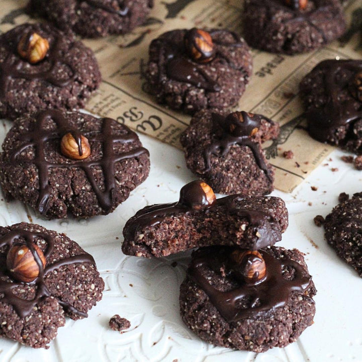 Köstliche Nougat-Plätzchen zubereitet mit dem Thermomix, erhältlich im fitgemixt Onlineshop im Buch 'Winterlieblinge