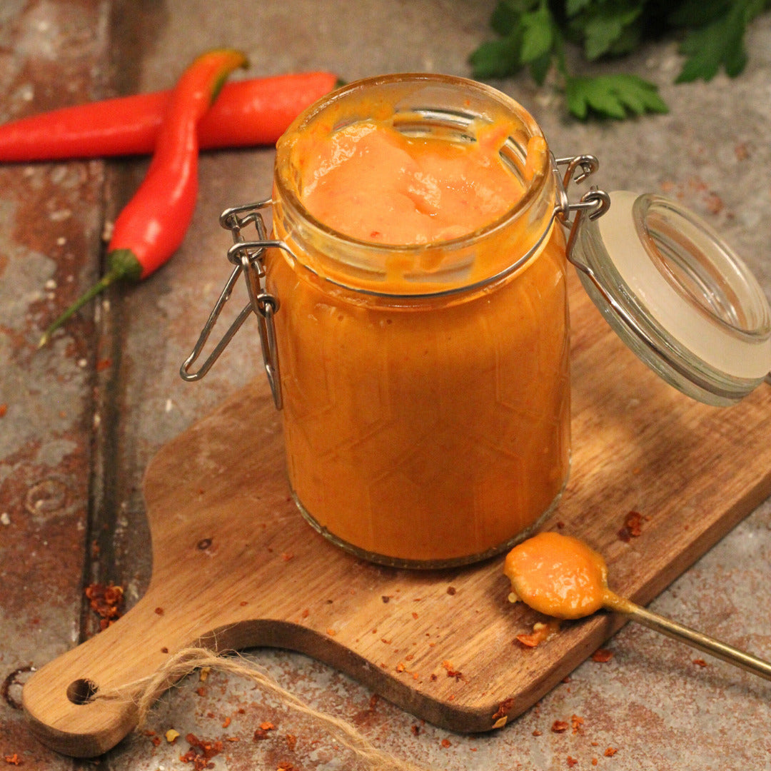 Ajvar – serbischer Dip aus Gemeinsam genießen Band 2 – Thermomix®*-optimiert. Sichere dir das Kochbuch im fitgemixt Shop.