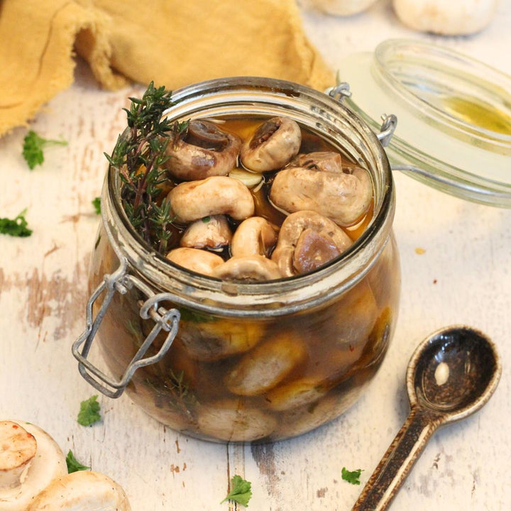 Feldsalat mit gerösteten Kichererbsen – Thermomix®*-optimiertes Rezept aus Gemeinsam genießen Band 2. Jetzt das Kochbuch bei fitgemixt sichern.