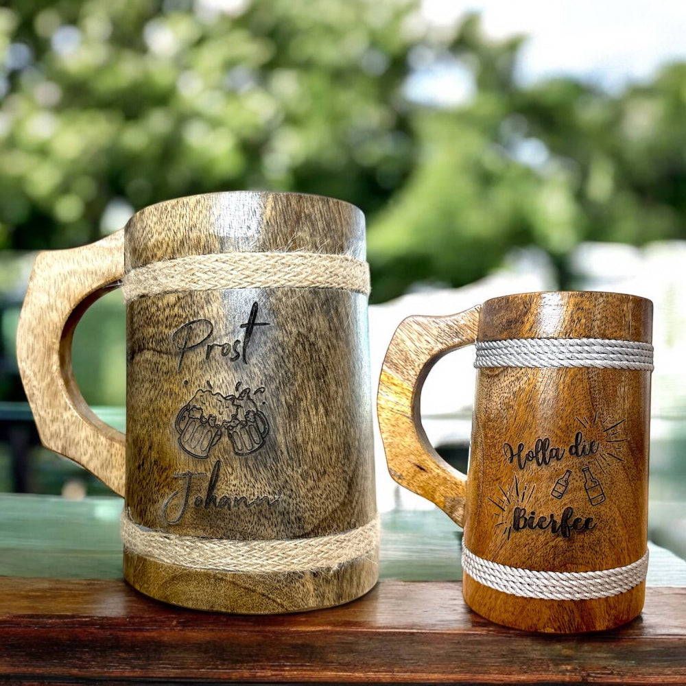 Personalisierter Bierkrug aus Holz mit Gravur und Wunschtext hier im Shop von fitgemixt erhältlich