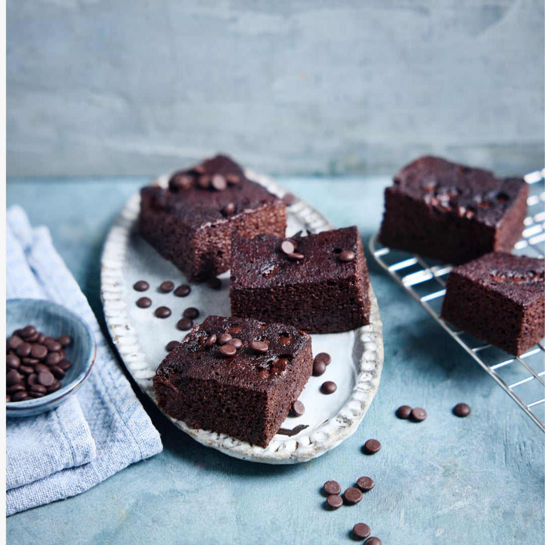 Schokobananenkuchen als Thermomix®* All-in-one Rezept aus dem Varoma®* ohne Backofen aus dem fitgemixt Varoma-Kochbuch „Jetzt dampft's", jetzt im Shop bestellen