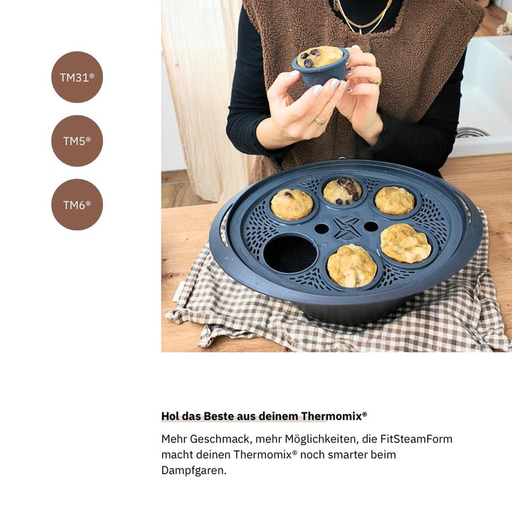 Thermomix® Muffinform aus Silikon für Dampfgar-Muffins und Miniaufläufe. Jetzt FitMuffin im fitgemixt Shop kaufen.