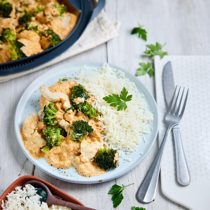 Zartes Geschnetzeltes mit Brokkoli und Reis als Thermomix®* Rezept All-in-one aus dem Varoma®* aus dem fitgemixt Varoma-Kochbuch „Jetzt dampft's", jetzt im Shop bestellen