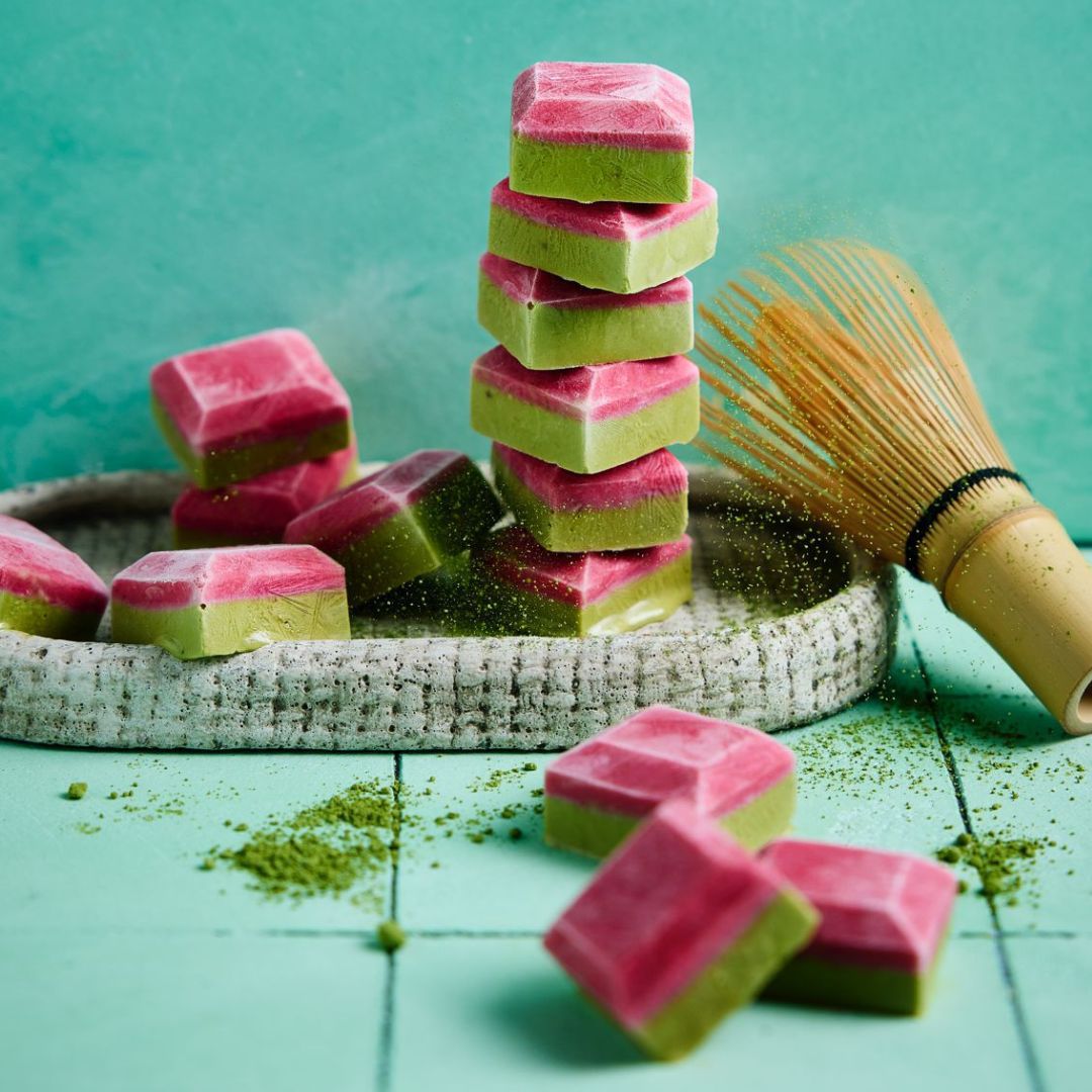 Fruchtige Erdbeer-Schoko-Riegel – kreative TM5®* Eis-Rezepte für jeden Geschmack im fitgemixt Eis-Buch.