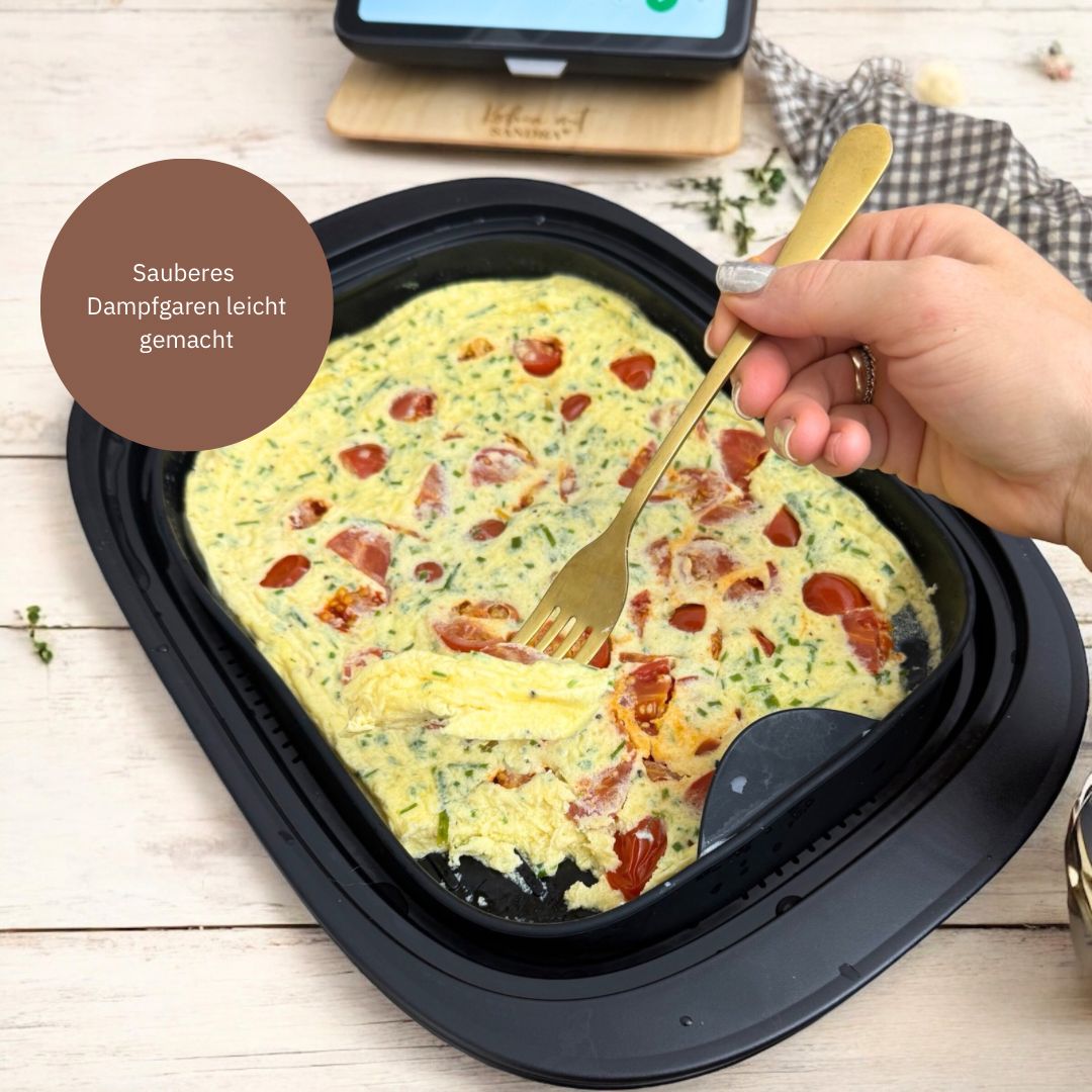 Thermomix® Varoma® Einlegeboden – FitEinleger für TM6, TM5, TM31 und TM7 zur verbesserten Dampfgarleistung. Jetzt im fitgemixt Shop.