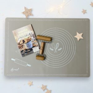 Backset Weihnachten für den Thermomix®* – Backmatte, Duo-Teigrolle und Winterlieblinge Backbuch für zuckerfreie Weihnachtsrezepte. Hier im fitgemixt Onlineshop bestellen