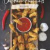 Knusprige Chicken Nuggets ohne Haushaltszucker, serviert mit Dip, in 15 Minuten zubereitet aus dem Diät-Rezepte Kochbuch passend für den Thermomix®* Feel Good Fast Food von Fitgemixt